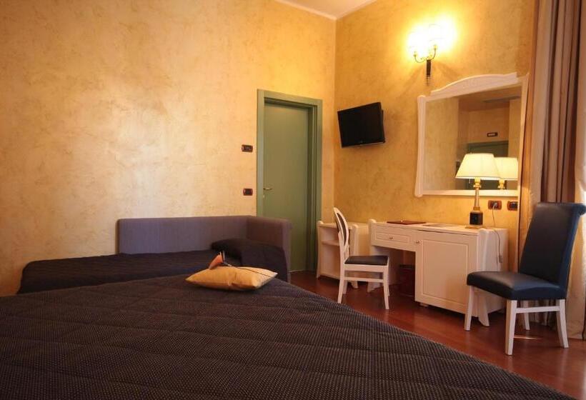 اتاق استاندارد سه نفره, Rojan