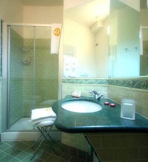 اتاق راحتی یک تخته, Rojan