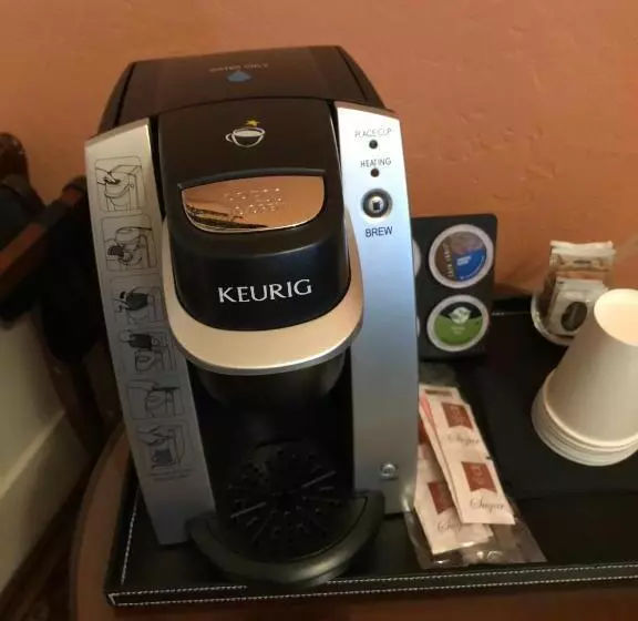 キングサイズベッドのデラックスルーム, Sutter