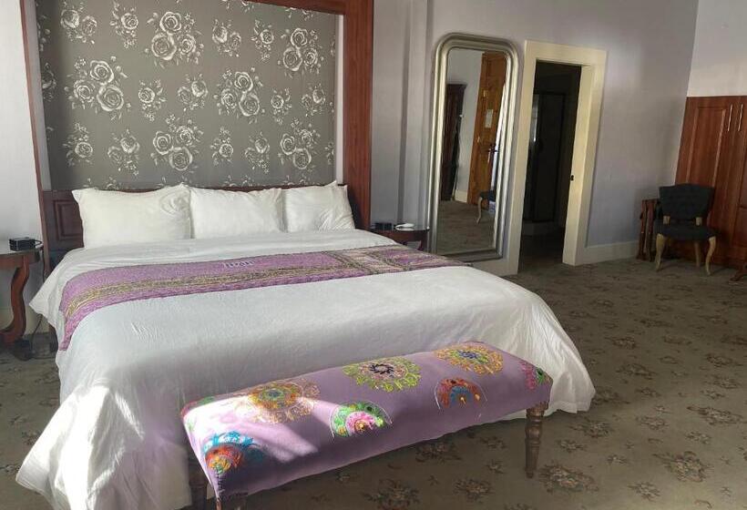 חדר דחוקס עם מיטת קינג, Sutter