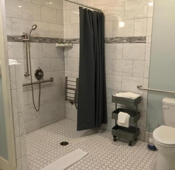 חדר סטנדרט מותאם לאדם עם מוגבלויות, Sutter