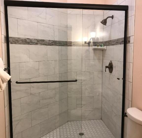 חדר סטנדרט, Sutter