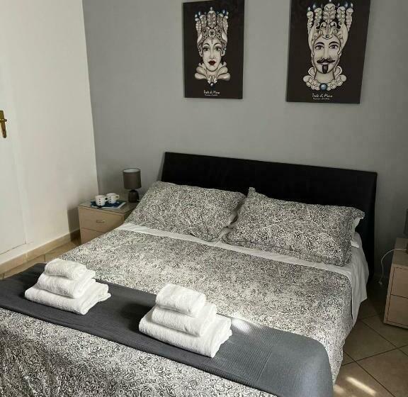 غرفة قياسية مزوَّدة بشُرفة, Trieste