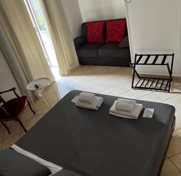 اتاق استاندارد با بالکن, Trieste