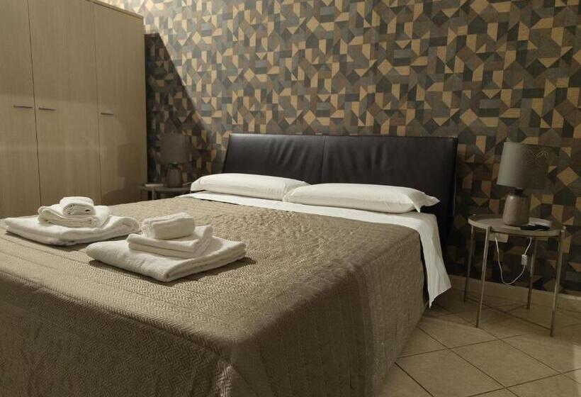 غرفة قياسية مزوَّدة بشُرفة, Trieste