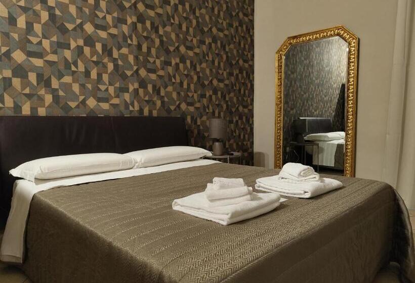 غرفة قياسية مزوَّدة بشُرفة, Trieste