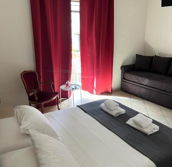 غرفة قياسية ثلاثية مزودة بشرفة, Trieste