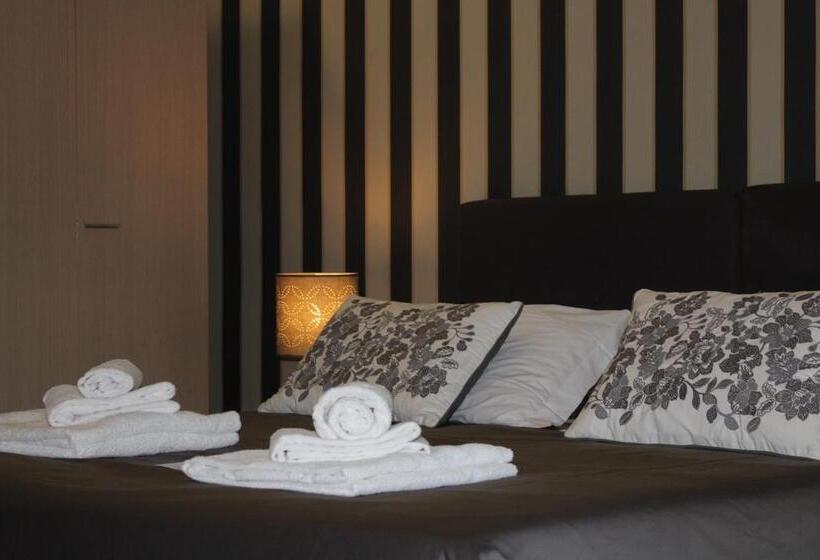 غرفة قياسية ثلاثية مزودة بشرفة, Trieste