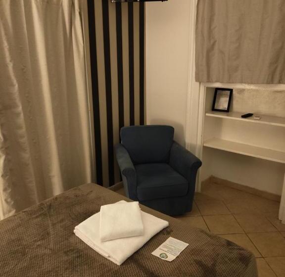 غرفة قياسية فردية, Trieste