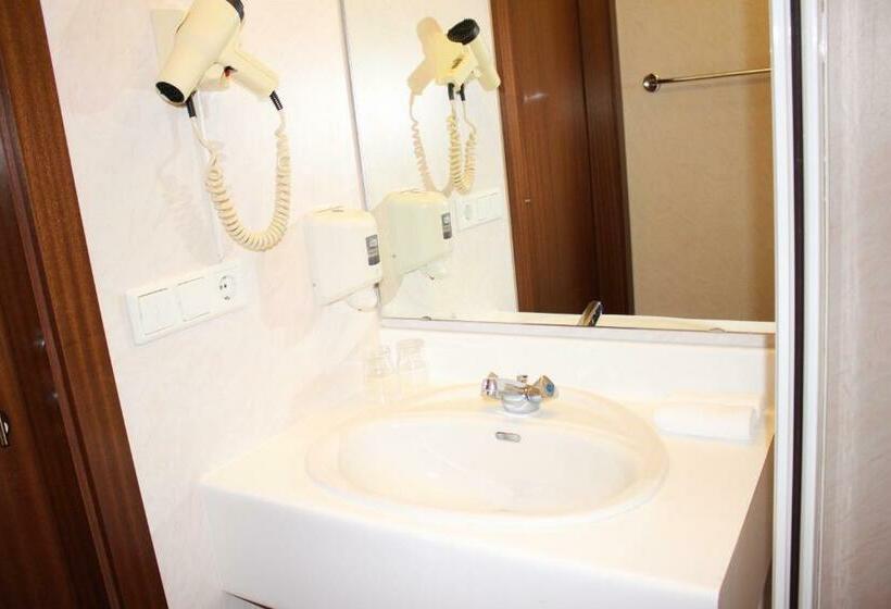 חדר אקונומי, North Star Staðarflöt