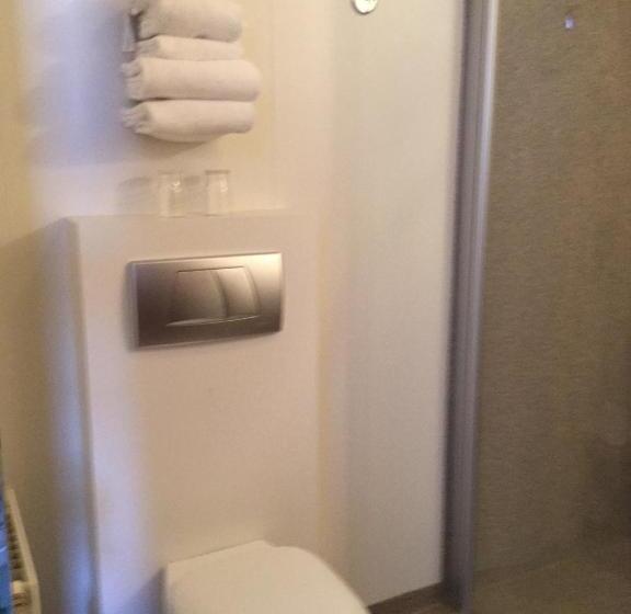 חדר קומפורט לשלושה, North Star Staðarflöt