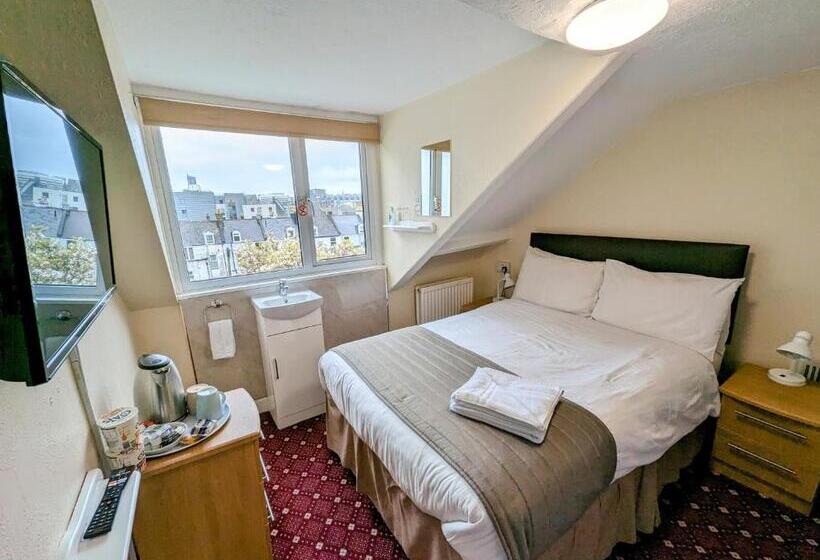 اتاق استاندارد با سرویس بهداشتی مشترک, The George Guest House