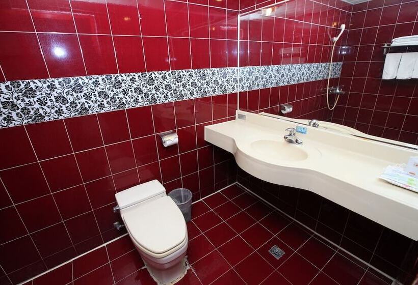 اتاق استاندارد سه نفره, Jiuning Business