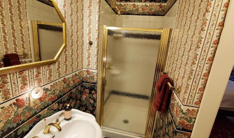 غرفة قياسية ثلاثية, Saravilla Bed & Breakfast