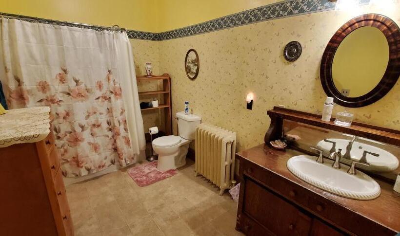 غرفة قياسية ثلاثية, Saravilla Bed & Breakfast