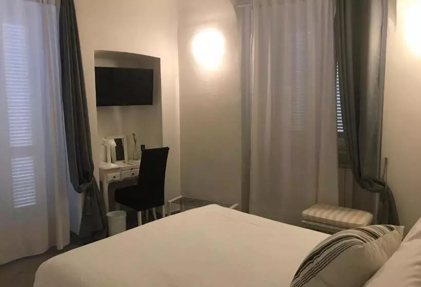 バルコニー付きシングルスタンダードルーム, La Terrazza Vercelli Bed & Charme