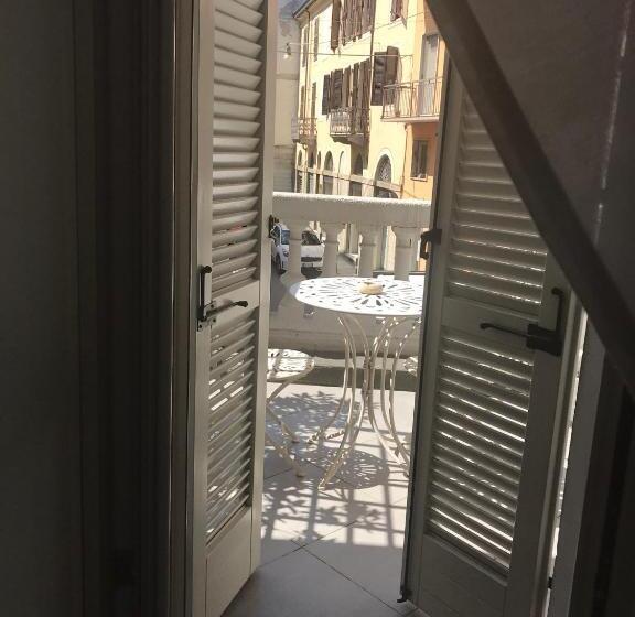 バルコニー付きシングルスタンダードルーム, La Terrazza Vercelli Bed & Charme