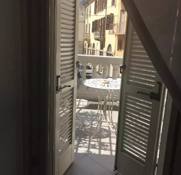 バルコニー付きシングルスタンダードルーム, La Terrazza Vercelli Bed & Charme