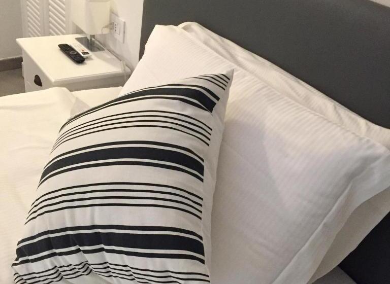اتاق استاندارد یک تخته با بالکن, La Terrazza Vercelli Bed & Charme