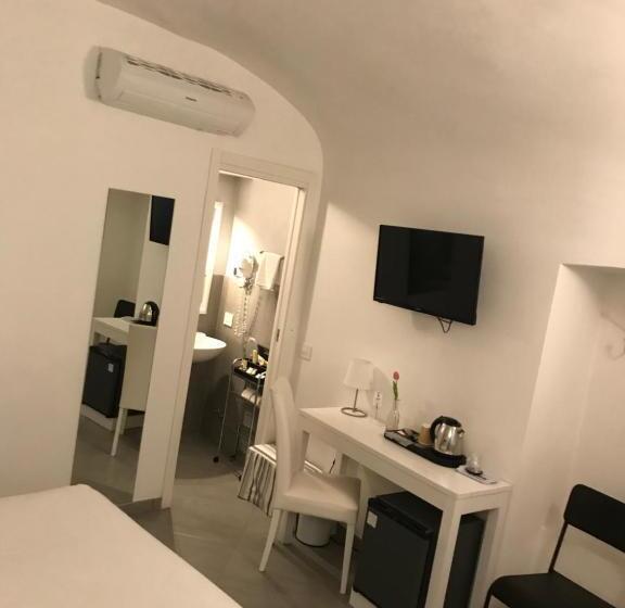 ダブルベッドスタンダードルーム, La Terrazza Vercelli Bed & Charme