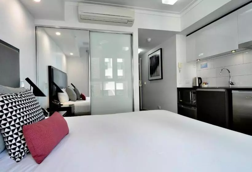 استودیوی استاندارد, H On Mitchell Apartment
