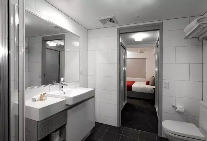استودیوی استاندارد, H On Mitchell Apartment