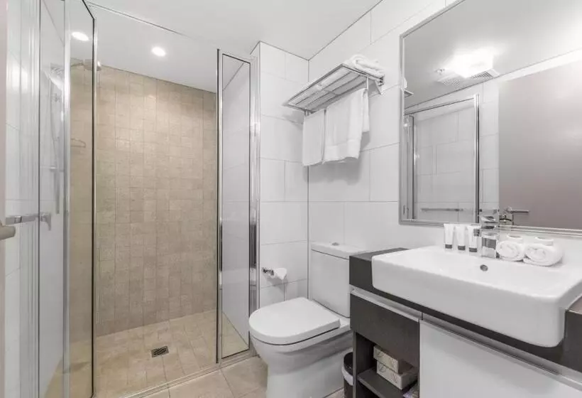 استودیوی استاندارد, H On Mitchell Apartment