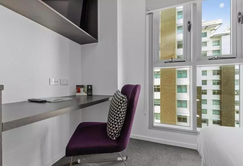 استودیوی استاندارد, H On Mitchell Apartment