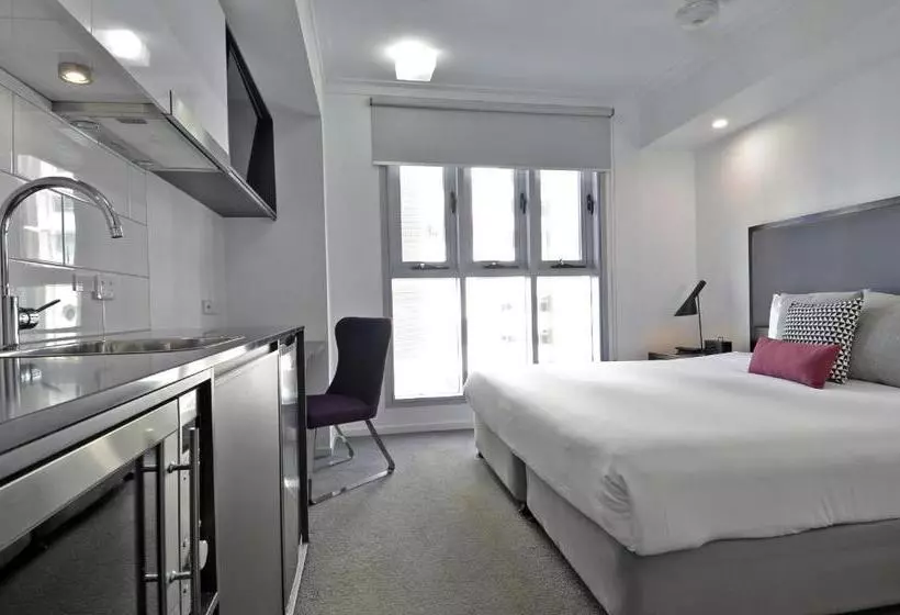 استودیوی استاندارد, H On Mitchell Apartment