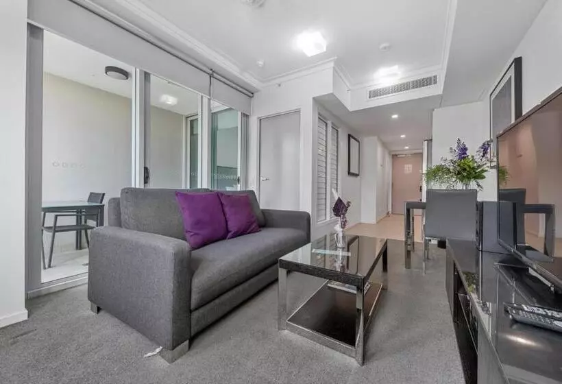 آپارتمان اجرایی 1 خوابه, H On Mitchell Apartment