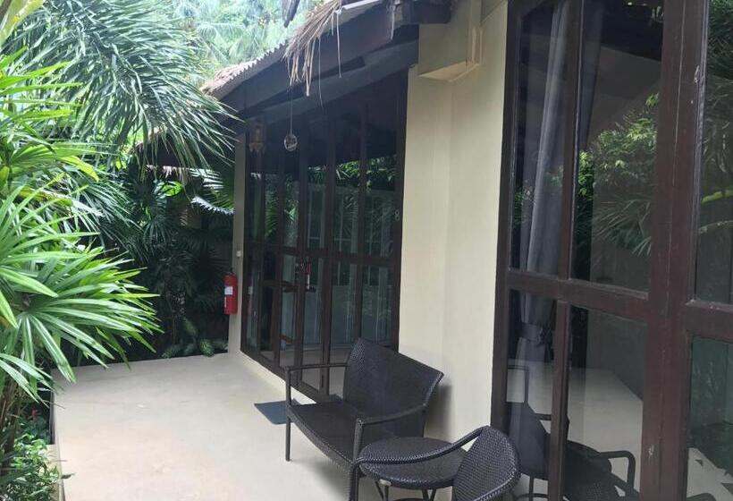 Standard-bungalow 2 Makuuhuonetta, Amber Sands Beach Resort