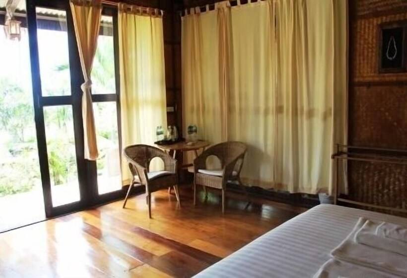 Бунгало Superior, Amber Sands Beach Resort
