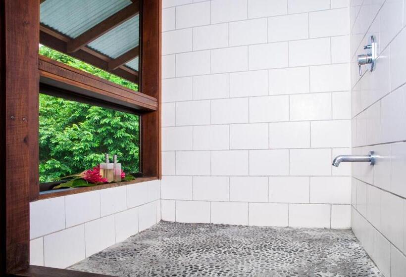 سوئیت با تخت بزرگ, Blue Osa Beach Resort & Spa