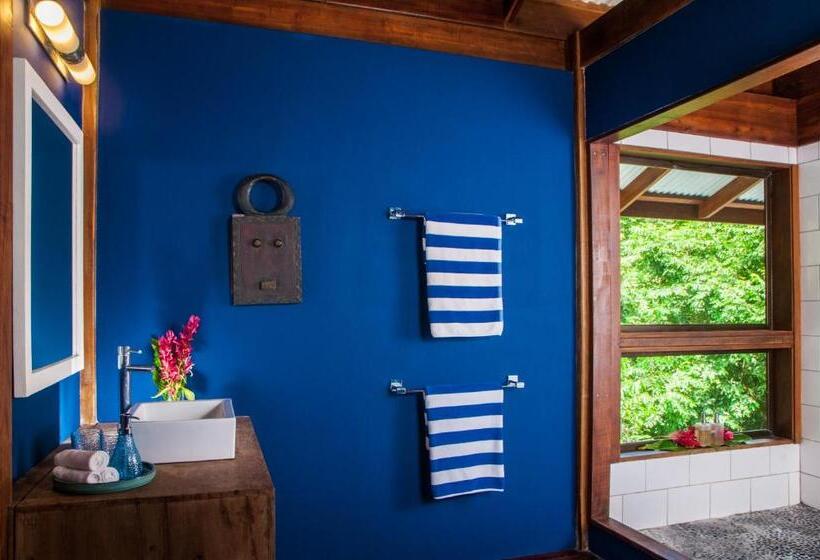 سوئیت با تخت بزرگ, Blue Osa Beach Resort & Spa