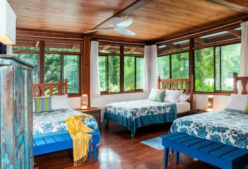 オーシャンビューのデラックストリプルルーム, Blue Osa Beach Resort & Spa