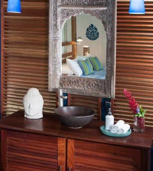 بانگلوی استاندارد, Blue Osa Beach Resort & Spa