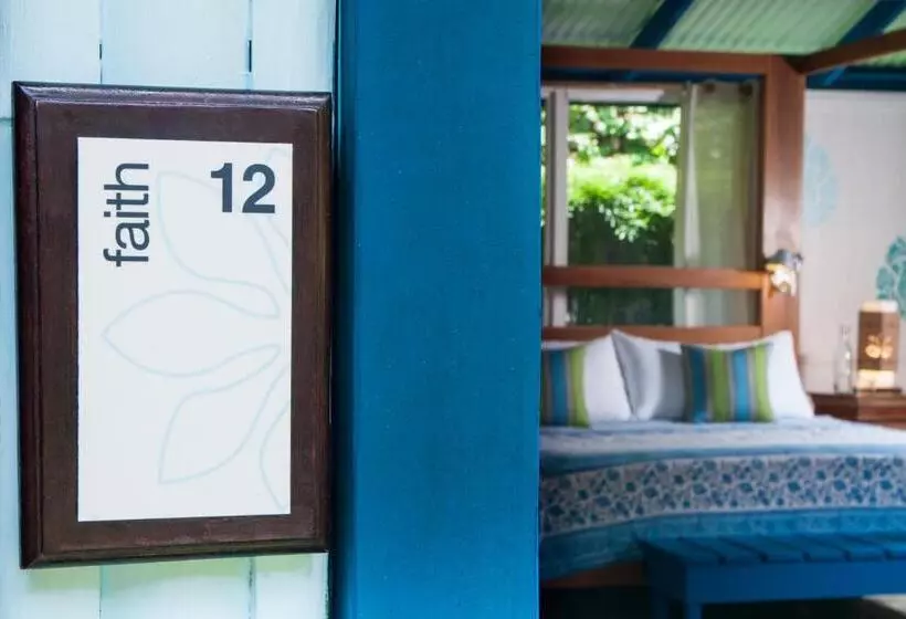 スタンダードバンガロー, Blue Osa Beach Resort & Spa