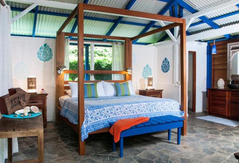 بانگلوی استاندارد, Blue Osa Beach Resort & Spa