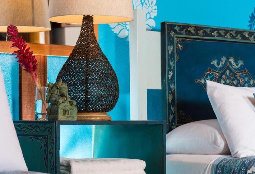 اتاق لوکس, Blue Osa Beach Resort & Spa