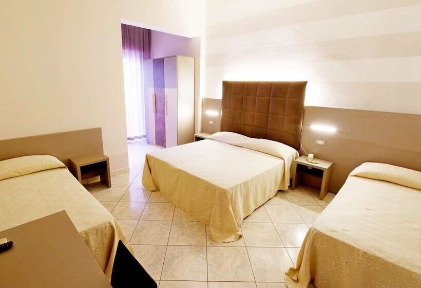 Chambre Quadruple Standard avec Balcon, Fernanda