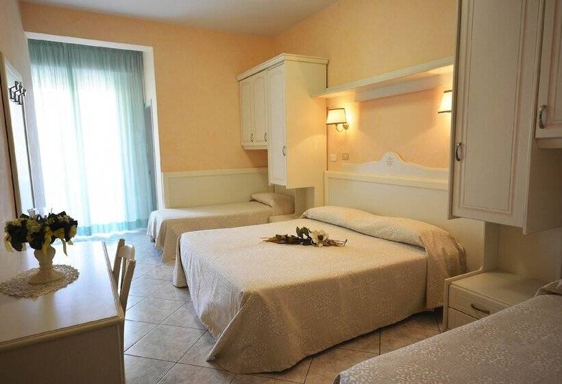 Chambre Quadruple Standard avec Balcon, Fernanda