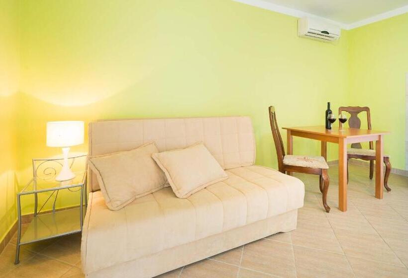 דירה בת חדר שינה 1 עם מרפסת, Pansion Marjan