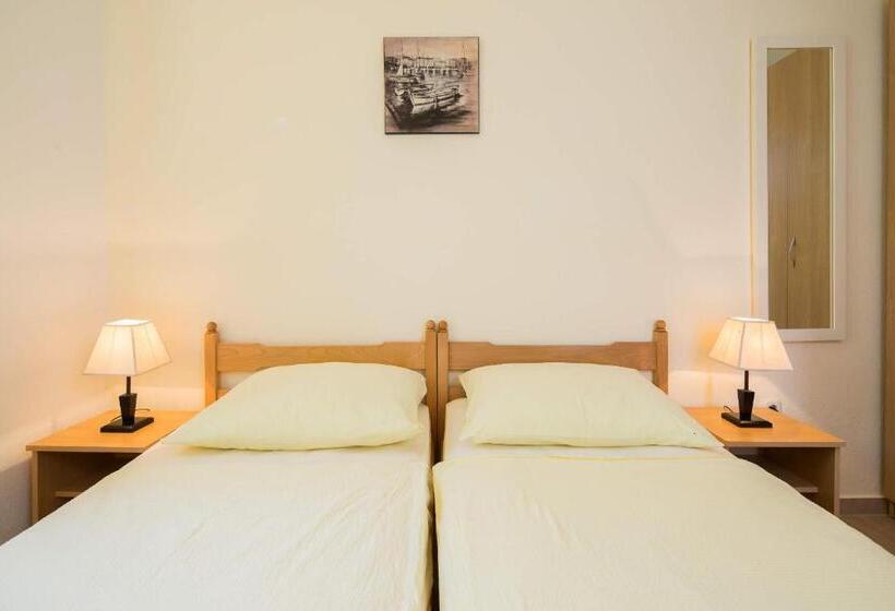 דירת חדר עם טרסה, Pansion Marjan