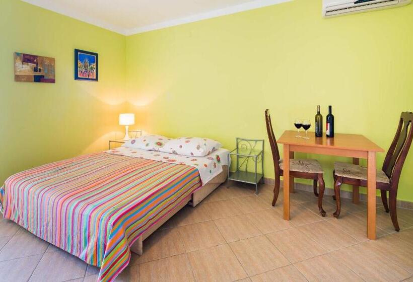 דירה בת חדר שינה 1 עם מרפסת, Pansion Marjan