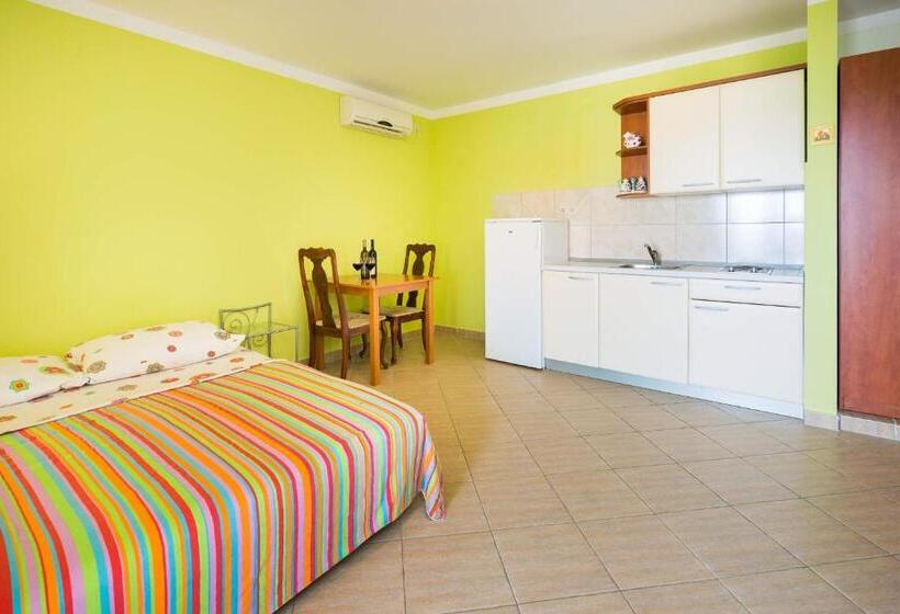 דירה בת חדר שינה 1 עם מרפסת, Pansion Marjan