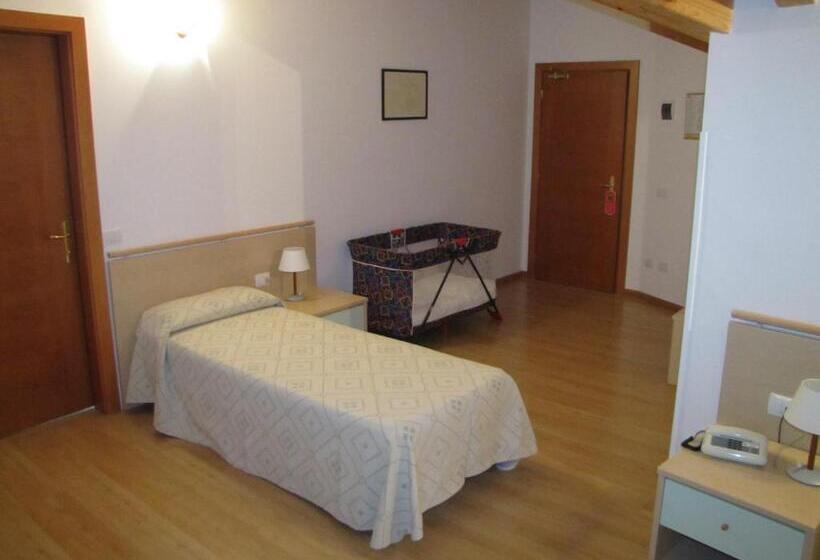 חדר קלאסי לארבעה, Scaranò