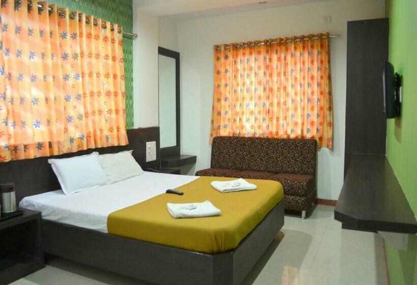 Deluxe Rum, Sai Kamal