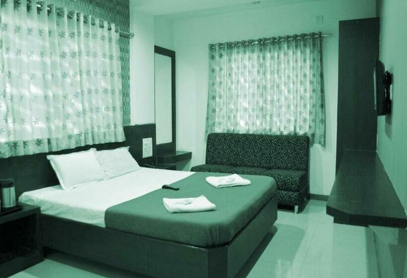 Deluxe Rum, Sai Kamal