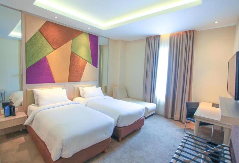 高级大房间, W Three Premier Hotel Lagaligo