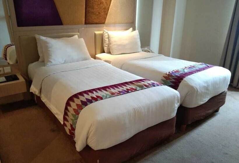 디럭스 룸, W Three Premier Hotel Lagaligo